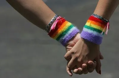 Электронная петиция в поддержку однополого партнерства набрала более 25 тысяч голосов