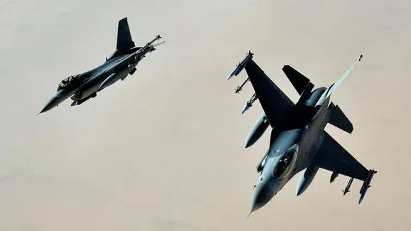 Кулеба: предоставление Украине F-16 сдержит россию, а не спровоцирует ее