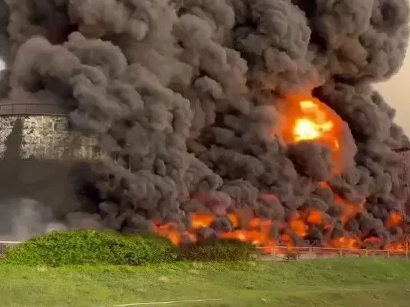 "Бавовна" у Криму: окупанти заявили, що пожежа на нафтобазі ліквідована