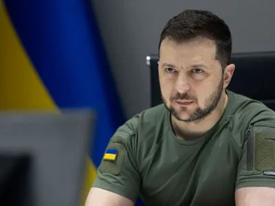 Зеленский: любая информация в СМИ о контрнаступлении не помогает Украине в его подготовке