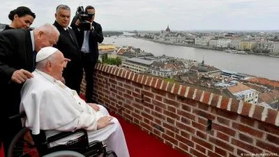Десятки тысяч человек собрались на мессу Папы Римского в Венгрии