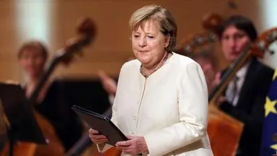 Меркель заявила, що треба подумати про можливість переговорів між Україною та рф: у Зеленського відреагували