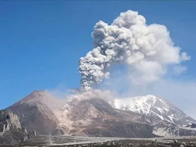 На Камчатці знову активізувався вулкан