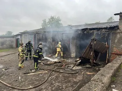 Ворожий обстріл Куп’янська: сталося загоряння гаража лікарні