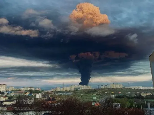 После "хлопка" в Крыму стало тревожно и началась эвакуация семей российских военных