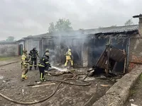 Оккупанты обстреляли Купянск, поврежден дом и уничтожено 4 авто