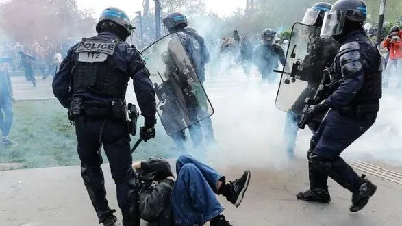 Протесты во Франции набирают обороты: задержан 291 человек, 108 сотрудников полиции ранены