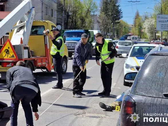 У Хмельницькому водій на переході збив двох військових та поліцейську: один із захисників - загинув