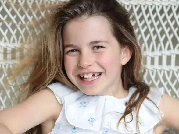 Принцессе Шарлотте - 8 лет: Кейт и Уильям опубликовали новое фото дочери