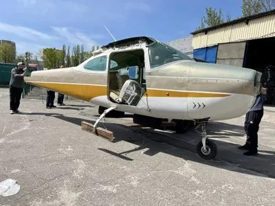 Из Румынии в Украину хотели ввезти самолет "CESSNA" под видом запчастей