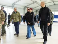Зеленская и Шмыгаль посетили украинских военных, которые проходят обучение в Великобритании
