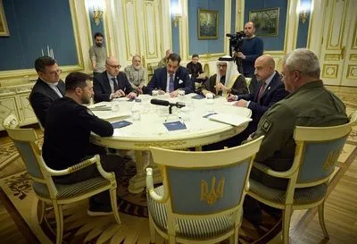 Зеленський про зустріч з головою МЗС Бахрейну: говорили про те, як ми можемо разом наблизити мир для України