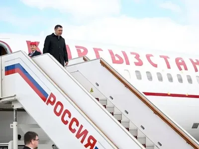 Президент Кыргызстана прилетел с официальным визитом в россию