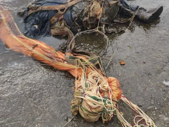 На березі Київського водосховища виявили тіло командира збитого російського гелікоптера