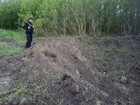На Киевщине обнаружили большую воронку в результате ночной атаки врага