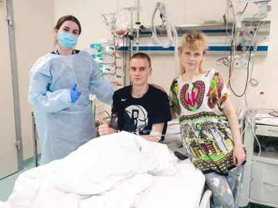 В Україні вперше виконали трансплантацію кісткового мозку від неродинного донора