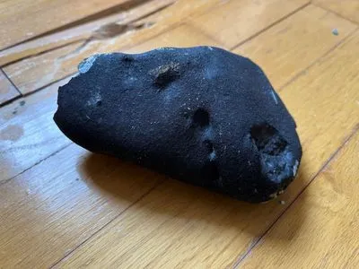Вероятный кусок метеорита упал на дом в США. Обошлось без пострадавших