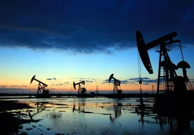 Заробіток росії від нафти та газу знизився більше ніж на 50%