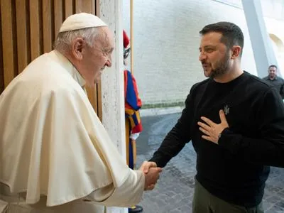 Папа Римський у Ватикані зустрівся із Зеленським
