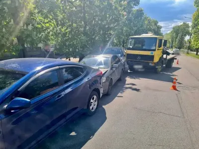 Под Киевом произошло ДТП с участием четырех авто: детали