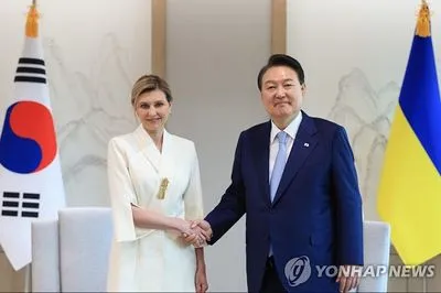 Перша леді України попросила у Південної Кореї нелетальну військову допомогу - Reuters