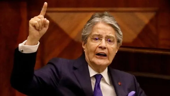prezident-ekvadoru-rozpustiv-kongres-cherez-protses-impichmentu