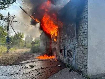 Внаслідок ворожих обстрілів на Донеччині пошкоджена інфраструктура, приватні та багатоповерхові будинки