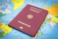 Получить паспорт Германии будет проще: Кабмин страны опубликовал проект закона о новых правилах приобретения гражданства