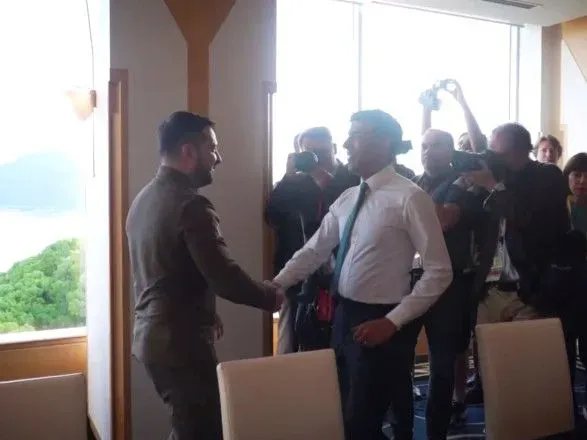 Зеленський зустрівся з Сунаком на полях саміту G7 - Reuters