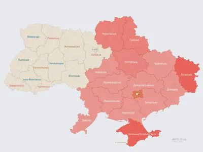 По Украине распространяется масштабная воздушная тревога
