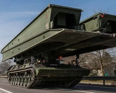 Безпілотники-розвідники, антидронні системи та радар для ППО: Україна отримала новий пакет військової допомоги від Німеччини