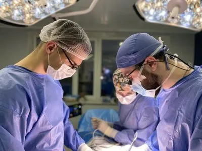Львовские трансплантологи первыми в Украине задействовали специальный аппарат для пересадки почки