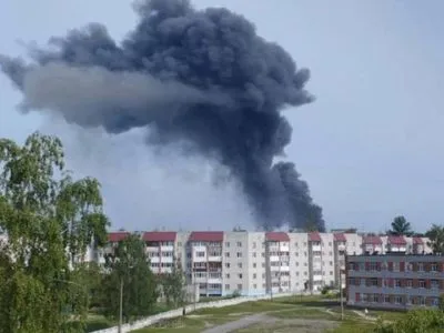 Произошел пожар на складе одного из предприятий в дятькове брянской области - росСМИ