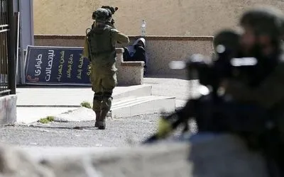 Израильский военный суд приговорил трех солдат к тюремному заключению за жестокое обращение с палестинцем