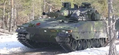 Чехія уклала угоду на 2,7 мільярда доларів на купівлю шведських бойових машин