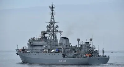 Найсучасніший військовий корабель-розвідник росії був атакований у Чорному морі