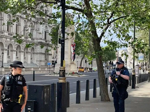 У Лондоні машина врізалася у ворота резиденції британського прем'єра