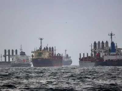 До України зі Стамбула не можуть дістатися кораблі, попри продовження "зернової угоди" - Reuters