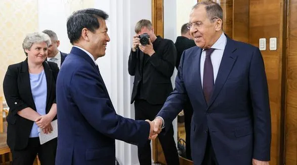 лавров обсудил со спецпредставителем Китая ситуацию вокруг Украины