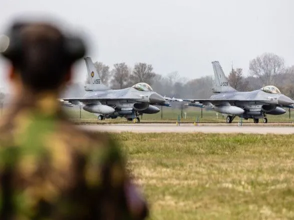 Нідерланди, ймовірно, нададуть Україні F-16 після навчання пілотів - Bloomberg