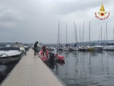 Четыре человека погибли из-за опрокидывания лодки на озере в Италии