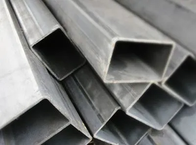 Велика Британія подовжила на рік зупинення мита на імпорт української сталі
