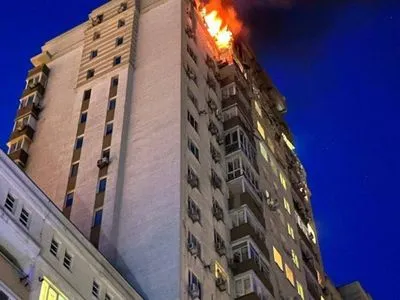 Два поверхи багатоповерхівки у Києві знищено внаслідок ворожої атаки: є загиблі та поранені
