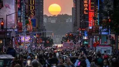 Жителі Нью-Йорка спостерігали рідкісне явище "Манхеттенхендж"