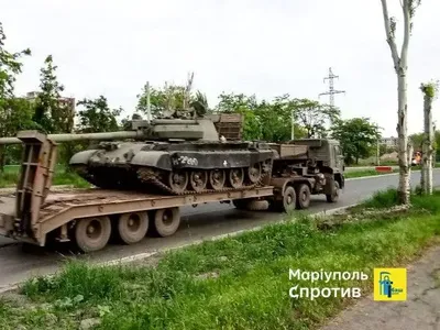 Последствия "хлопка": в Мариуполь стягивают старые танки Т-62 и ПВО