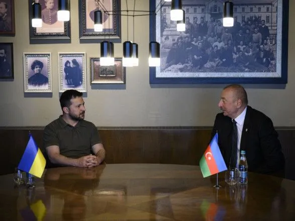 zelenskiy-proviv-zustrich-z-prezidentom-azerbaydzhanu-govorili-pro-investitsiyi-vidbudovu-ukrayini-ta-rozminuvannya