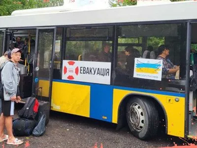 Донецкая область: в семи населенных пунктах объявлена принудительная эвакуация детей