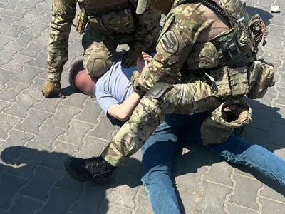 Поліція затримала начальника відділу Одеської митниці за вимагання та отримання хабара