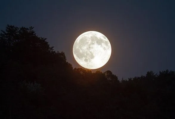 Повний Місяць у червні: коли спостерігати, чого очікувати?