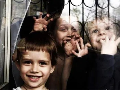 Надежда на будущее: Минздрав Украины вместе с партнерами планируют найти семьи для 20% детей из детдомов